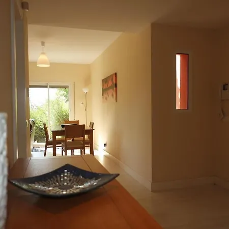 Fantastic With Pool Almost On The Sandy Beach! Apartamento
